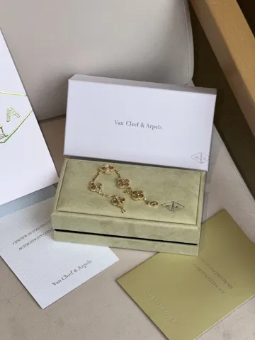 Van Cleef & Arpels Bracelet Vintage 5 Motifs K18 Yellow Gold