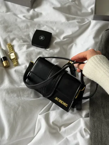 Jacquemus Le Bambino Small Handbag Black/Gold